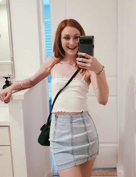 Scarlet Skies onlyfans model photo