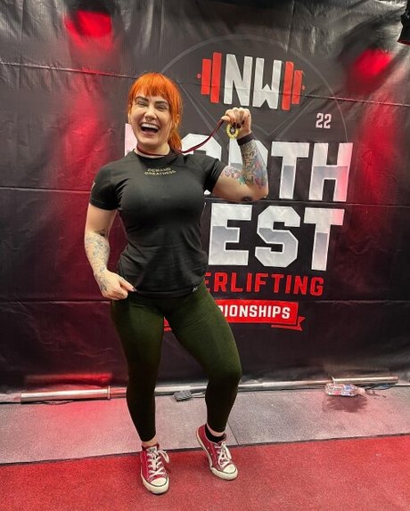 Peta Lloyd nude only fans