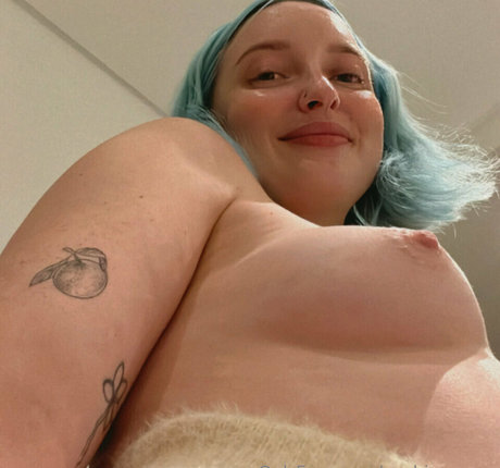 sophie carson Profile image