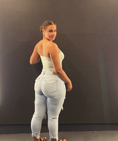 Janae Girard onlyfans leaked