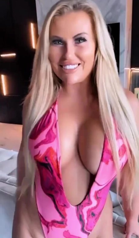 Emily Blake onlyfans leaks