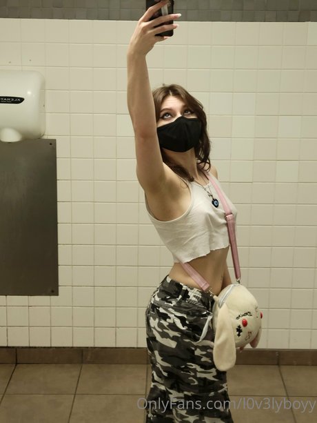 l0v3lyboyy naked onlyfans leaks