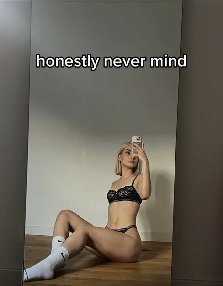 Lina Hsly nude only fans leaks