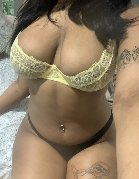 Hell0kittyevie Profile image