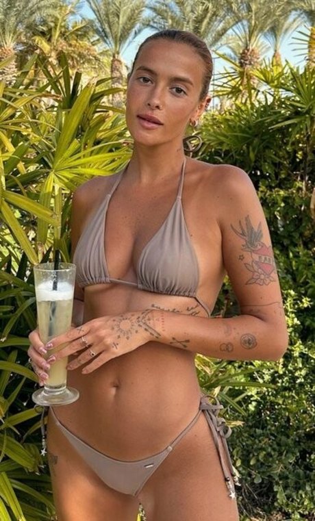 Karolina Meschino onlyfans nude pictures