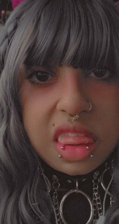 ladyboy xxx onlyfans free naked selfie