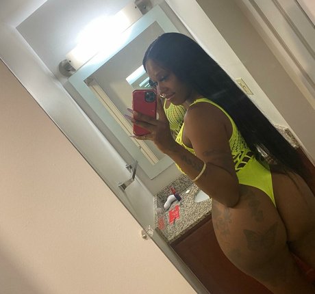 Bubbleazzasia onlyfans pic