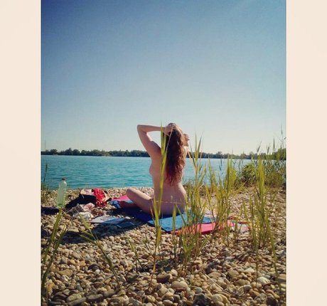 fuzyfruzsina only fans pics