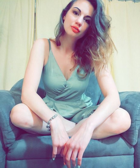 fuzyfruzsina porn onlyfans leak