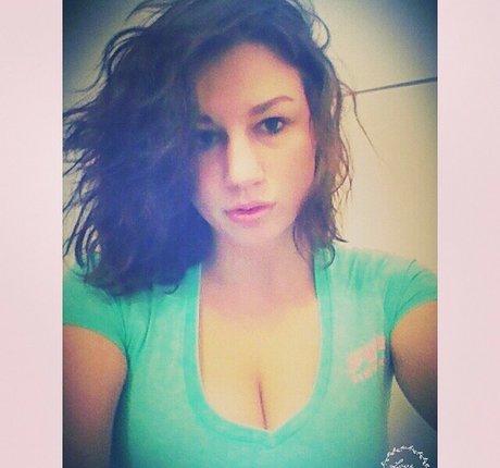 fuzyfruzsina porn onlyfans