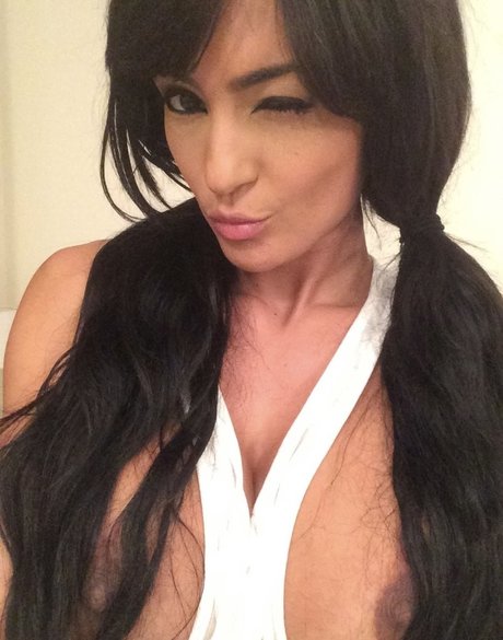 Fernanda Ferrari naked leaked onlyfans