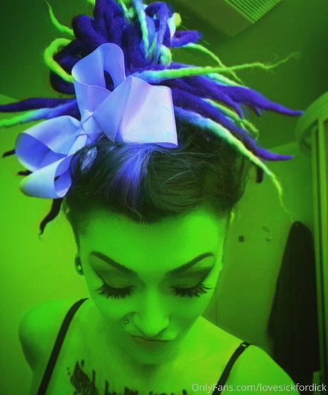 lovesickfordick onlyfans strip