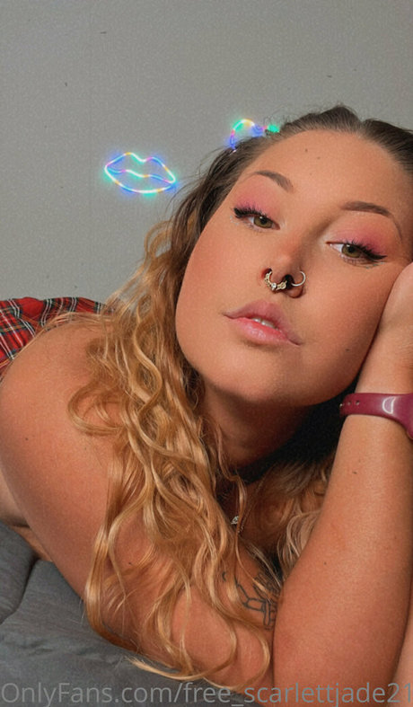 free scarlettjade214 onlyfans pics