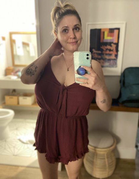 lindsaymariefelton onlyfans leaks nude