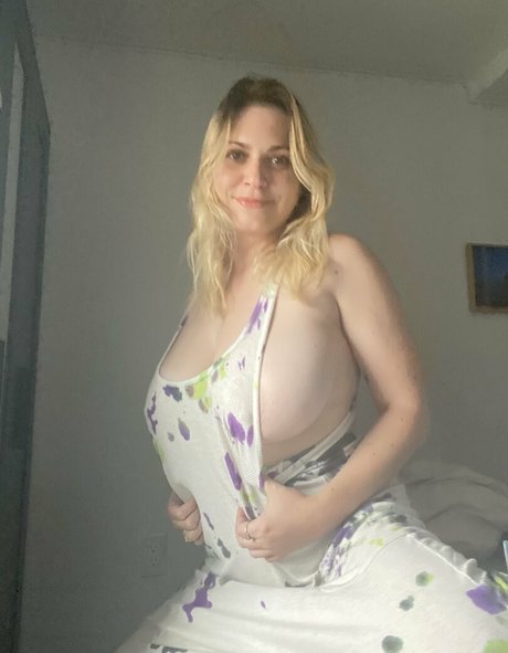 lindsaymariefelton onlyfans leaked pictures