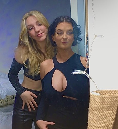 milf handjob onlyfans nude pictures