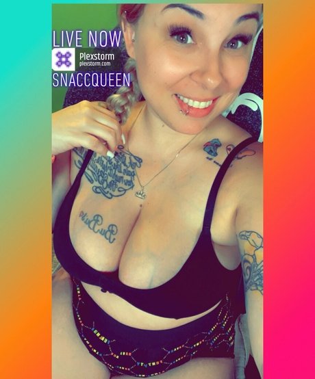 alannasnacc onlyfans tits