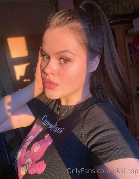 oksi top only fans pic