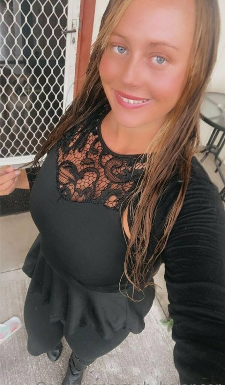 nevaehbalancer onlyfans strip tease