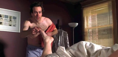 Julia Stiles onlyfans ass