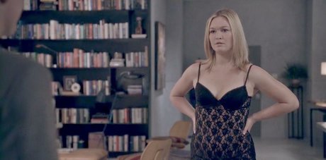 Julia Stiles onlyfans for free