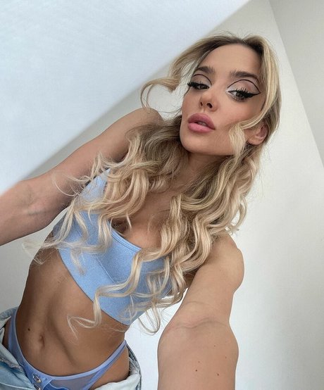 Abby Vouge Profile image