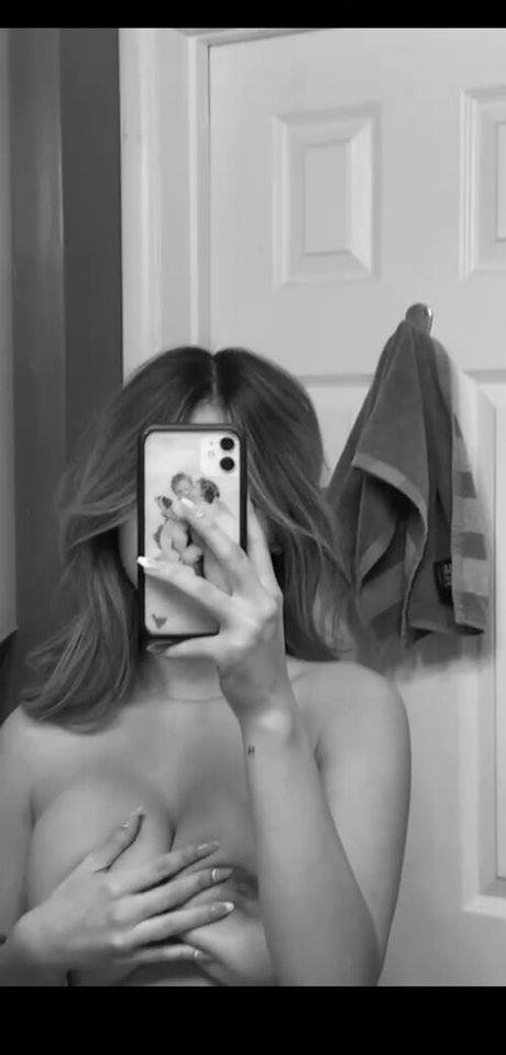 kimvuongg onlyfans post