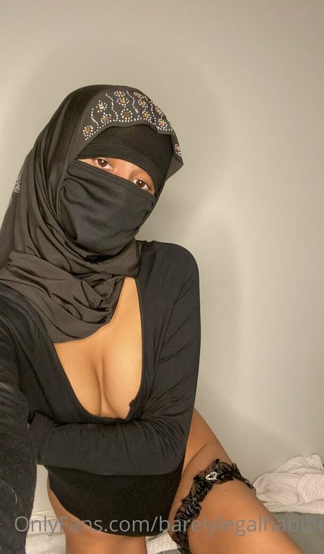 barelylegalhabibi onlyfans leaks nude