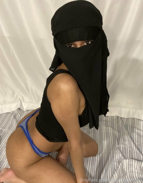 barelylegalhabibi onlyfans pics