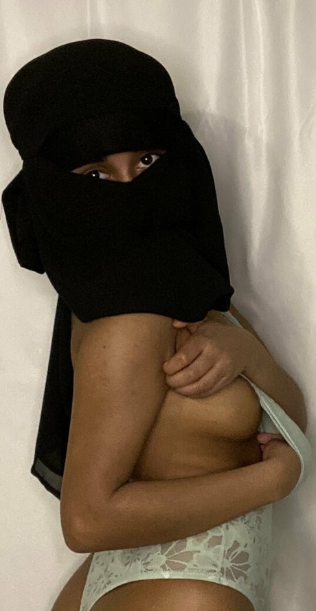 barelylegalhabibi onlyfans naked leaked