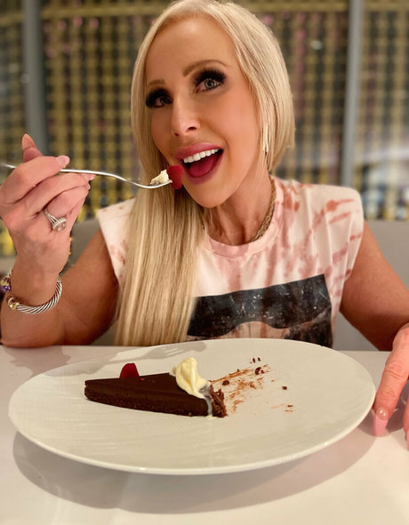 azmorganxoxo naked leaked onlyfans