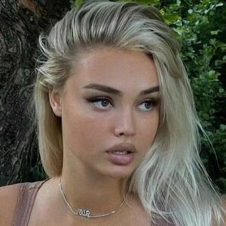 Uresa Zogu nudes onlyfans leaks