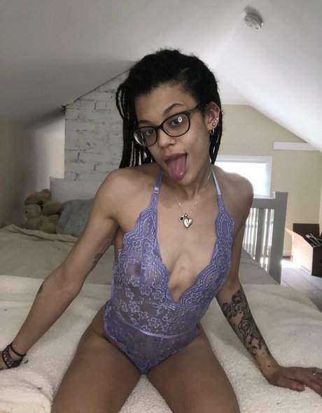 lauryn roes onlyfans model