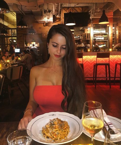 arab pussy onlyfans hot artwork