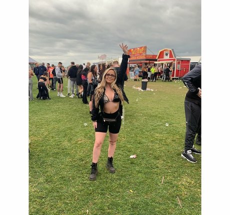 Sophie Defoe leaked only fans