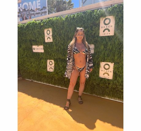 Sophie Defoe onlyfans naked