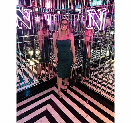 Sophie Defoe onlyfans leak