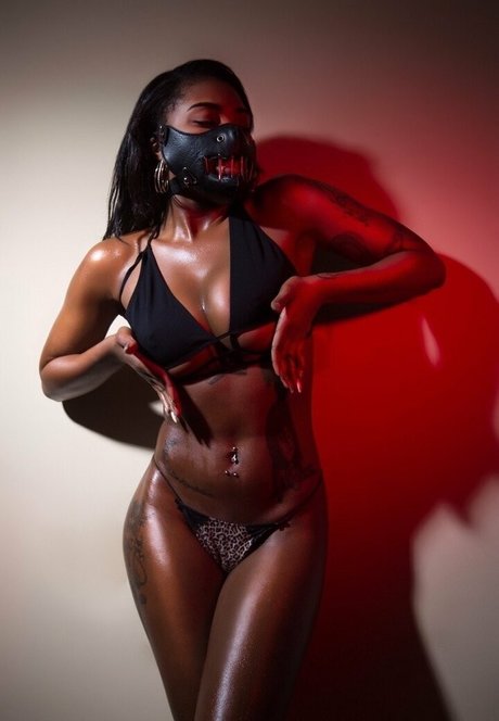 niiathefreak onlyfans