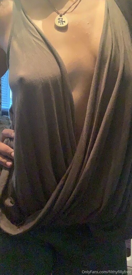 filthyfillyfree onlyfans topless