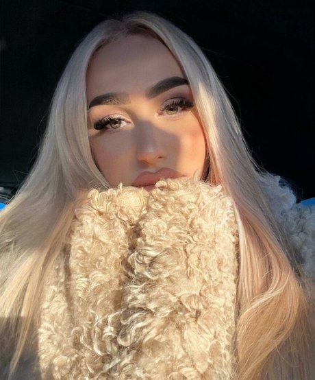 BlondieLana onlyfans public photos