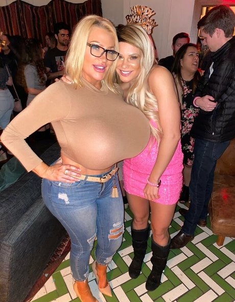 allegracolesworld onlyfans photo