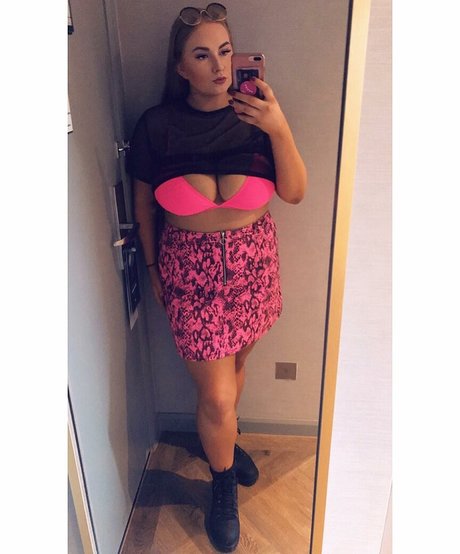 Lucy Whittingham nude leak onlyfans