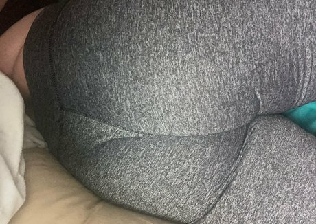 mollyperkoset onlyfans nude content