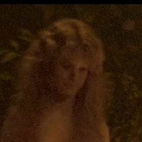 Jennifer Jason Leigh only fans review