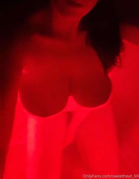 blonde cheerleader onlyfans sex pic