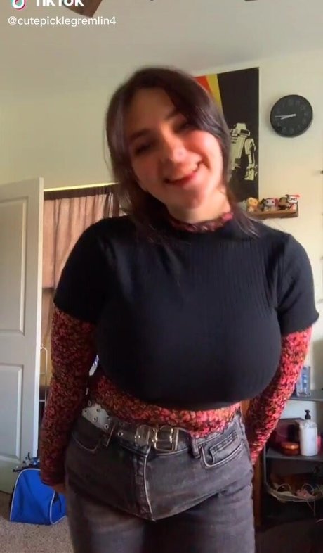 Sarah Lynne Marie Profile image