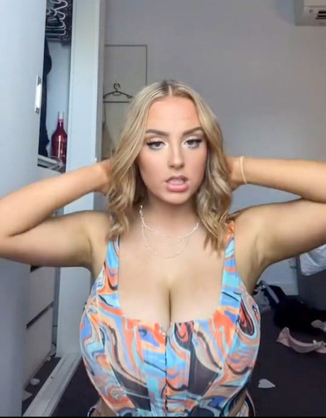 Charlotte Page nudes onlyfans leak