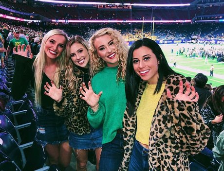 Caroline Wall onlyfans photo