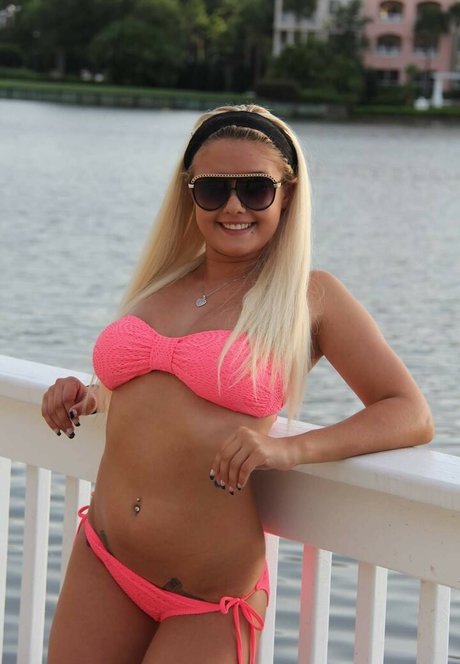 Daria Thibault nsfw onlyfans