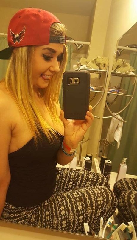 female onlyfans nude still